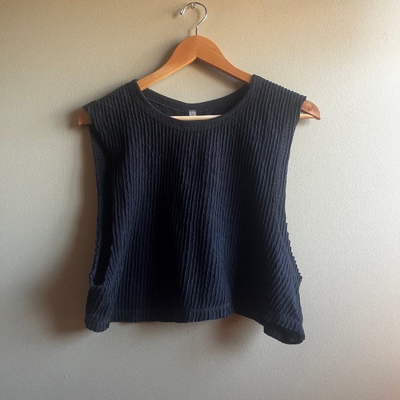 Cropped Tank Top - Picture 1 of 2